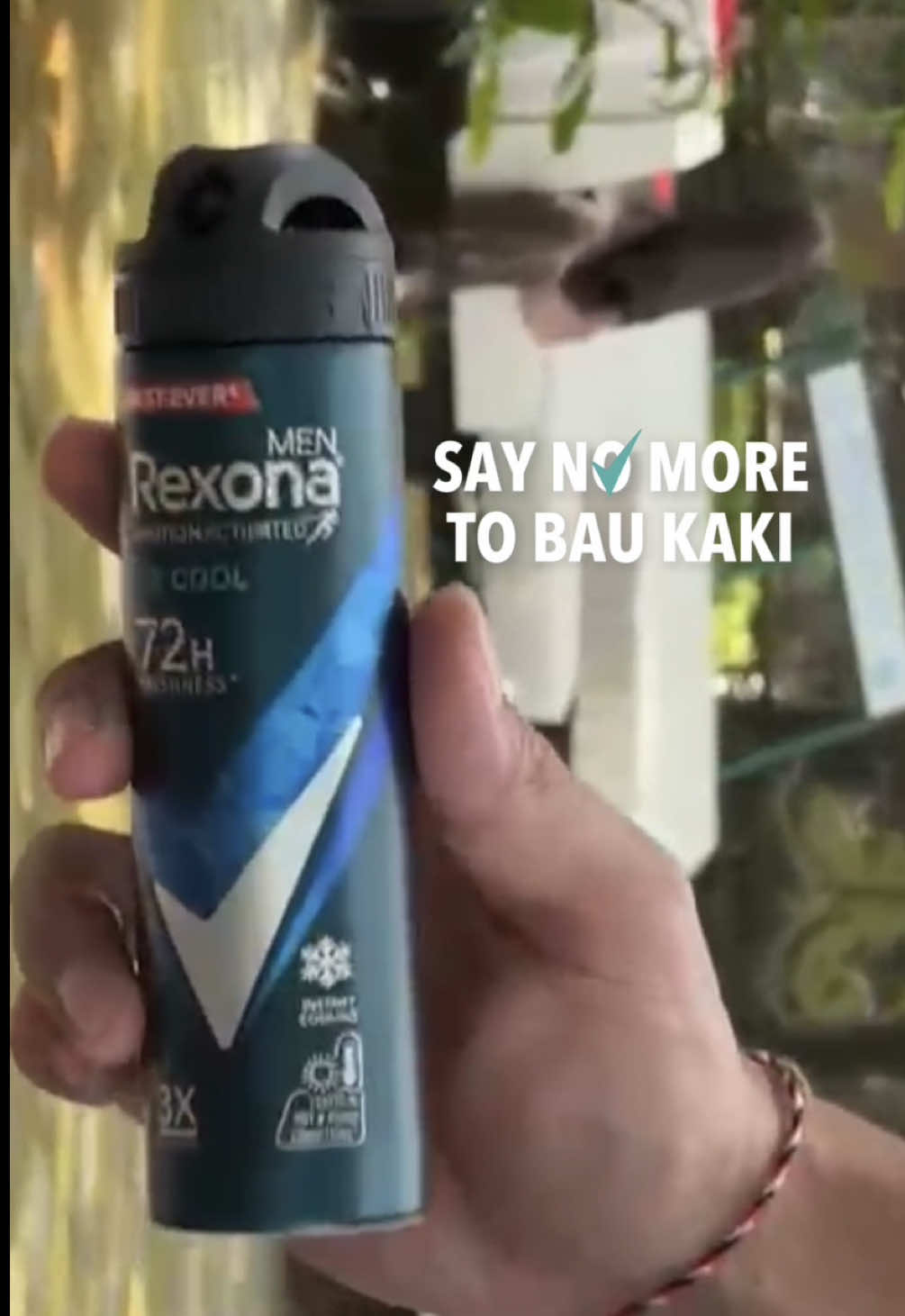 Biar lari makin nyaman, harus tetap fresh dan bebas bau ketek & kaki dong 😎 Yuk cobain hacks ini! 🏃🏻