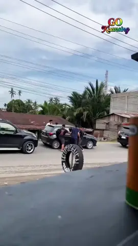 Adegan Seperti di flm-flm action diduga Tim Mata Elang Polres Kuansing Sedang Melakukan operasi penangkapan pengguna/pengedar 