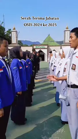 Dari kalian, kami belajar arti tanggung jawab, Kini saatnya generasi baru melanjutkan perjuangan 💪 OSIS 2024-2025 ➝ OSIS 2025-2026 🚀 #Sertijab #OSIS #OSIS2025 #smangi #smanegri1lebakwangi 
