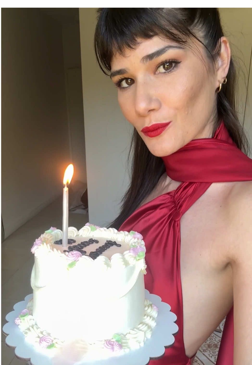 Let’s get messy, celebrando los 90 años de @Lancôme 🎂💗  Conseguí los productos con descuentos por @Perfumerías Rouge , y con mi codigo 