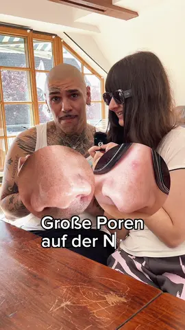 Anzeige • Ist sie nicht süß? 😭 Meine 12 jährige Nichte und ich haben zusammen die Bubble-Nasenmasken von Bioré getestet. 😍 ihr könnt die jetzt auch bei der Drogerie Müller kaufen… also RENNT! 🗣️ #biore #BubbleUpYourGlow #skincare #bubblemask #glassskin 