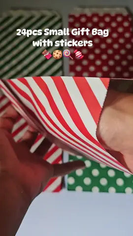 Small paper bags for 🍪 🍬 🍭 🍫!  #christmaspaperbag #giftbag #paperbag #giftideas #giftgiving 