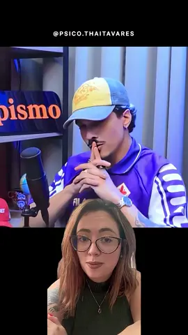 Nem sempre a gente procura terapia porque está pronto pra mudar. Às vezes, a gente chega esgotado, sem saber o que sente ou se sente algo. Esse relato, do Chico Moedas, no podcast Boppismo, é um daqueles que nos lembram: a terapia pode ser confronto, dor… mas também recomeço. A pergunta que ele ouviu na sessão “o que é que tu gosta?” parece simples. Mas quantas pessoas hoje conseguem responder com verdade? Trecho retirado do episódio “boppismo entrevista 80 - Chico Moedas” do podcast boppismo, disponível no YouTube. #chicomoedas #terapiatransforma #processoterapeutico #reflexão #vazioexistencial 