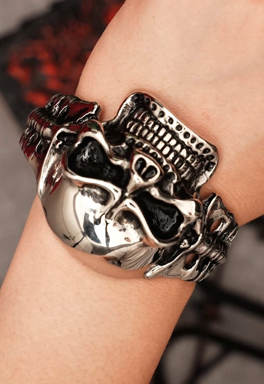 Do you want one? #labrjewelry #bracelet #skullbracelet #manbracelet #steelbracelet 