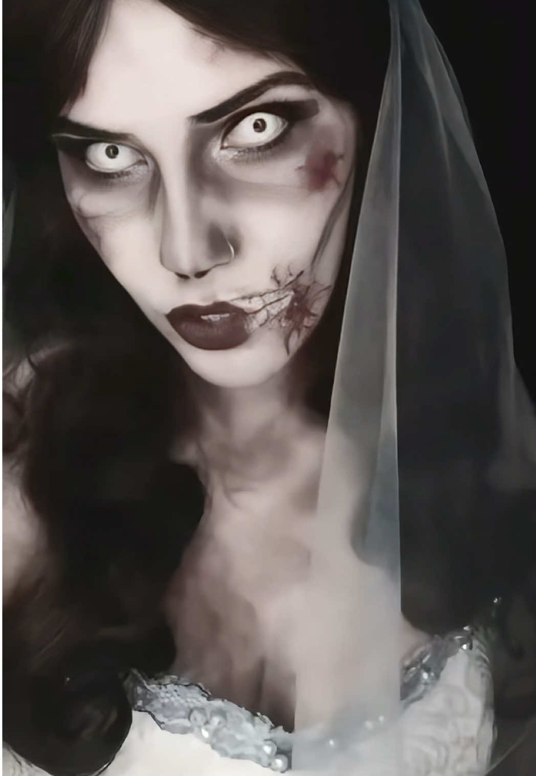 Too early for Halloween content?? Na, didn’t think so either. 💀  #zombiebride #corpsebride #halloweeenmakeup #keshacannibal #halloweencontent #zombiemakeup #halloweencosplay #f
