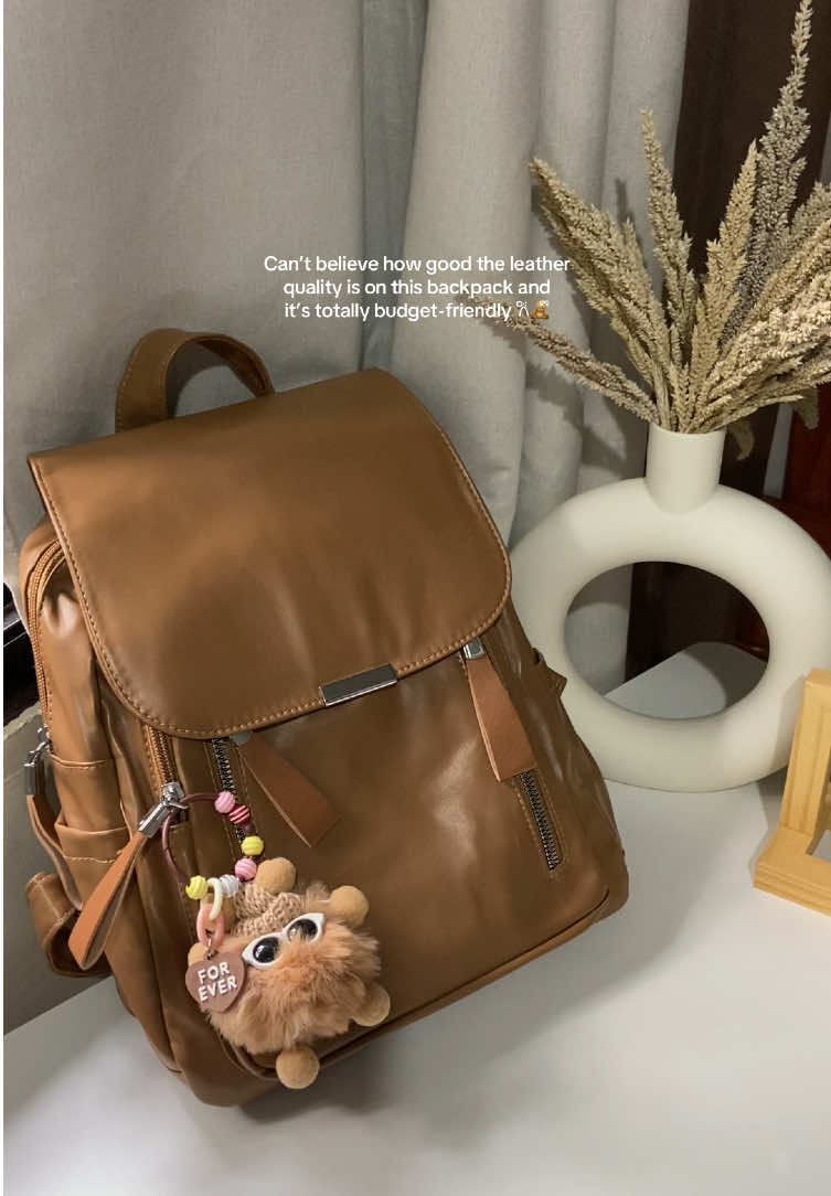 Honestly, this leather backpack looks way more expensive than it is🫣🫶🏻 #leatherbagpack #bagpackforschool #brownbagpack #bagpackforwomen #leatherbackpack 
