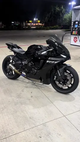 Raw #yamahar1 #fyp #trending #motorcycle 