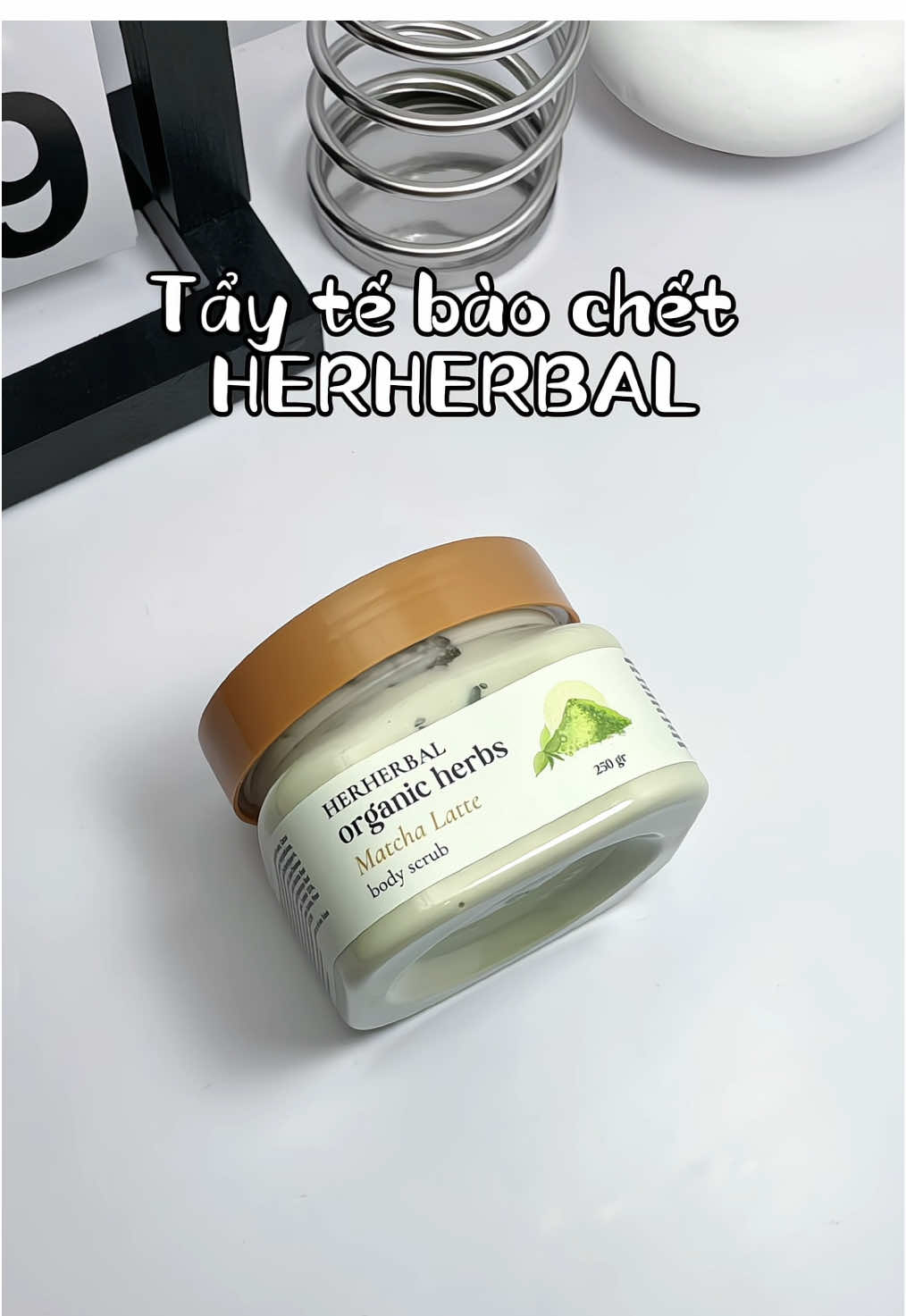 Chân ái cho da body,ai cingx phải khen da trắng mịnn.#herherbal #taytebaochet #reviewlamdep #xuhuongtiktok 