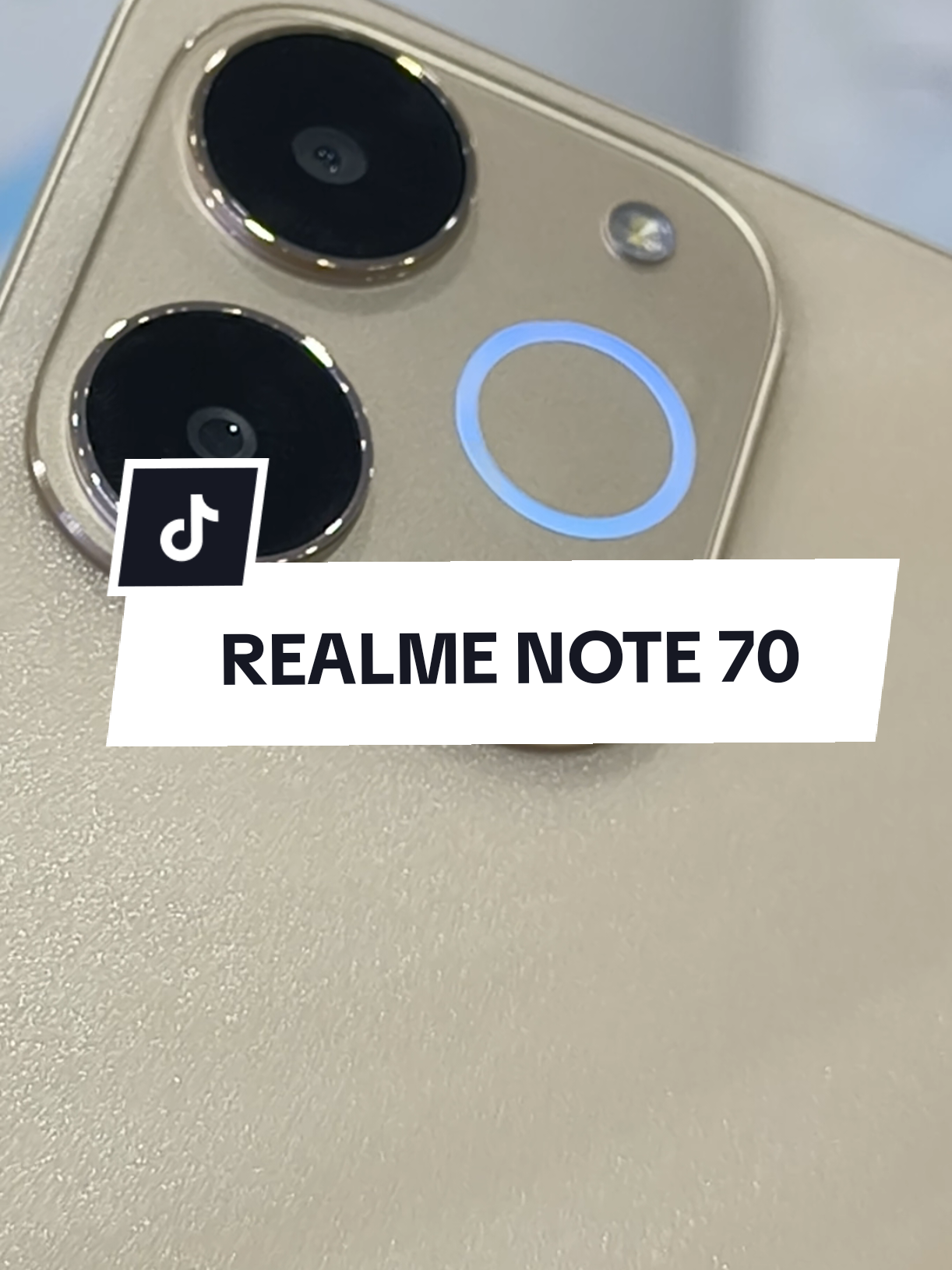 📱✨ Realme Note 70, bukan hp biasa! 🔥 Fitur andalan yang bikin wajib punya: 📸 Kamera 13 MP Ultra Clear → hasil foto detail & jernih banget 🚀 Chipset kenceng → gaming & multitasking tanpa nge-lag 🔋 Baterai 6300mAh + Fast Charging 15W → ngecas sebentar, tahan lama seharian 🌈 Layar 90Hz → visual mulus & warna hidup 💎 Desain premium → tipis, stylish, enak digenggam 👉 Hp kece, performa dewa, harga tetap masuk akal. Cocok buat kamu yang mau tampil keren tanpa nguras dompet! 😎 #realme  #realmenote70  #hpmurah  @realme.indonesia 