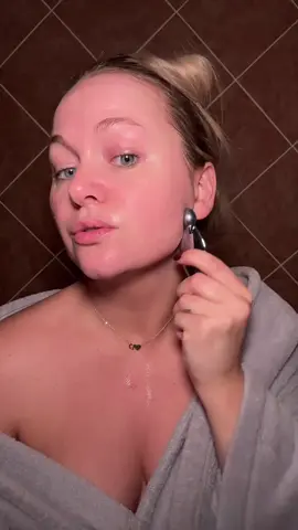 didn’t think I’d switch…but here we are 🤭 #skincaretools #beautyfinds #tiktokshopcreatorpicks 