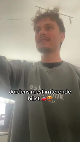 Jordens mest irriterende bilist 🚗🤬 #trafik #dansktiktok #fyp #humor #fordig #dansk 