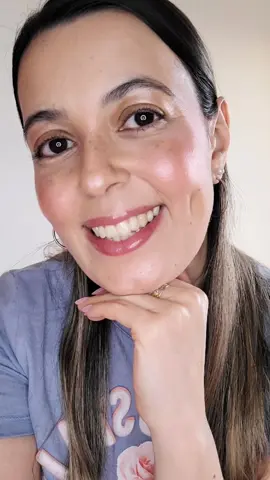 Tutorial make de boneca!!💕💕 Produtos utilizados: ✨️ Base Cushion @Océane Brasil  ✨️ Corretivo @Laura Mercier  ✨️ Corretivo para iluminar, contorno, blush líquido e em pó, iluminador líquido e em pó, pó compacto, lip oil e gloss @Rare Beauty  ✨️ Pó solto @Givenchy Beauty  ✨️ Caneta para Sobrancelhas e máscara de cilios @Linha NiinaSecrets  ✨️ Contorno Labial @Nina Makeup Brasil  ✨️ Bruma hidratante @Glow Recipe  Gostaram?? 🤔🤔 Deixem seus comentários!! 👇👇 Beijos!! 😘😘 #vlegbeauty #vivigalantebeauty #vivisbeauty #beauty #makeup #tutorial #makedeboneca #peleglow #sephorabrasil #ninamakeup #ninalovers #oceane #rarebeauty #linhaniinasecrets #givenchy #glowrecipe #lauramercier #tiktokreels #tiktokmakeup #TikTokBeauty 