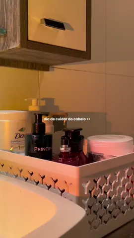 dia de cuidar do cabelo 🧖🏻‍♀️ #curly#autocuidado#girly#cabelocacheado  #creatorsearchinsights 