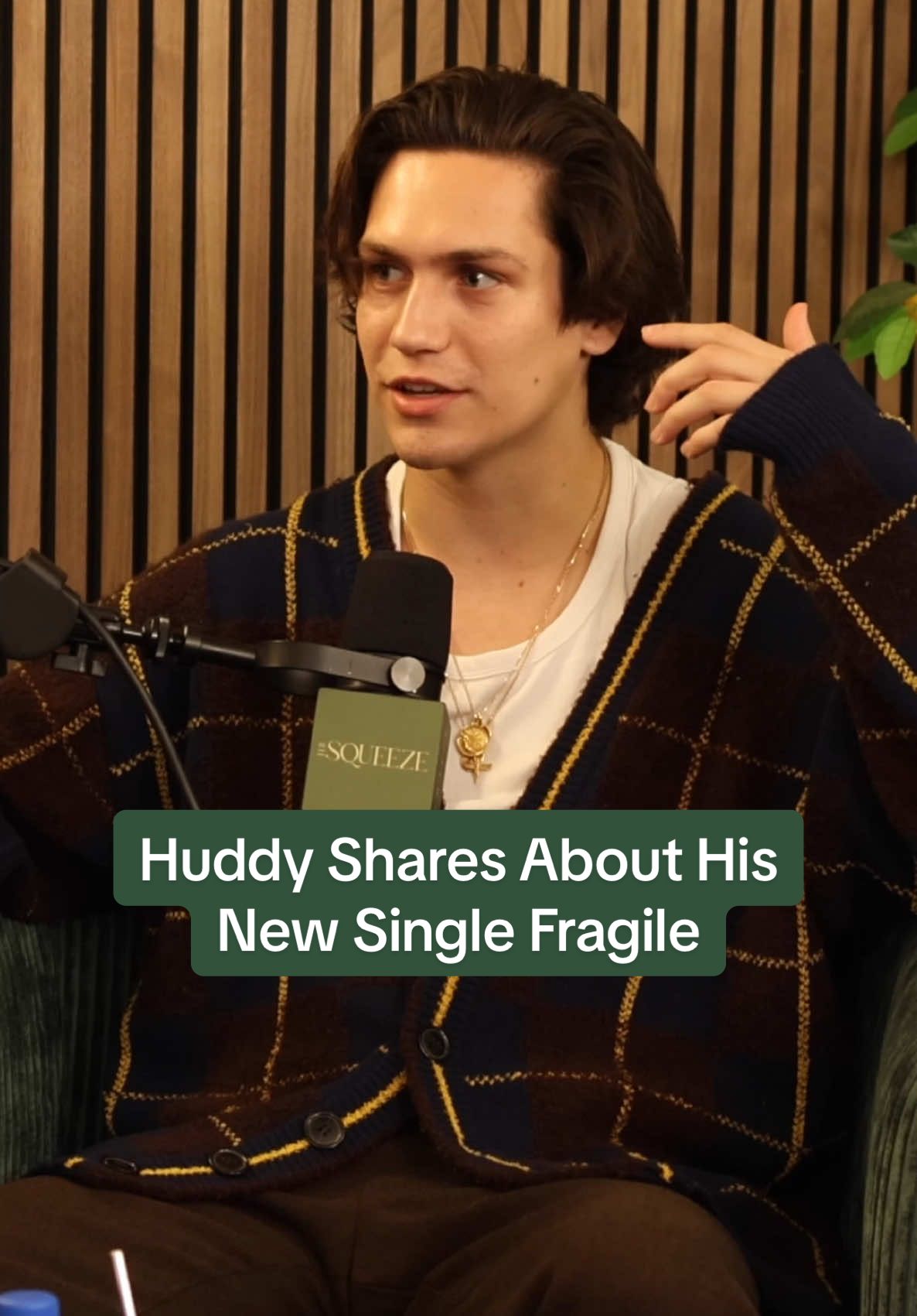 @Huddy shares the story behind his new single “Fragile”, how songwriting has helped him process emotions, and how music has become both his career and his therapy. Listen and watch NOW 💛🎙️ @Tay Lautner  #thesqueezepodcast #MentalHealth #huddygang #huddy 