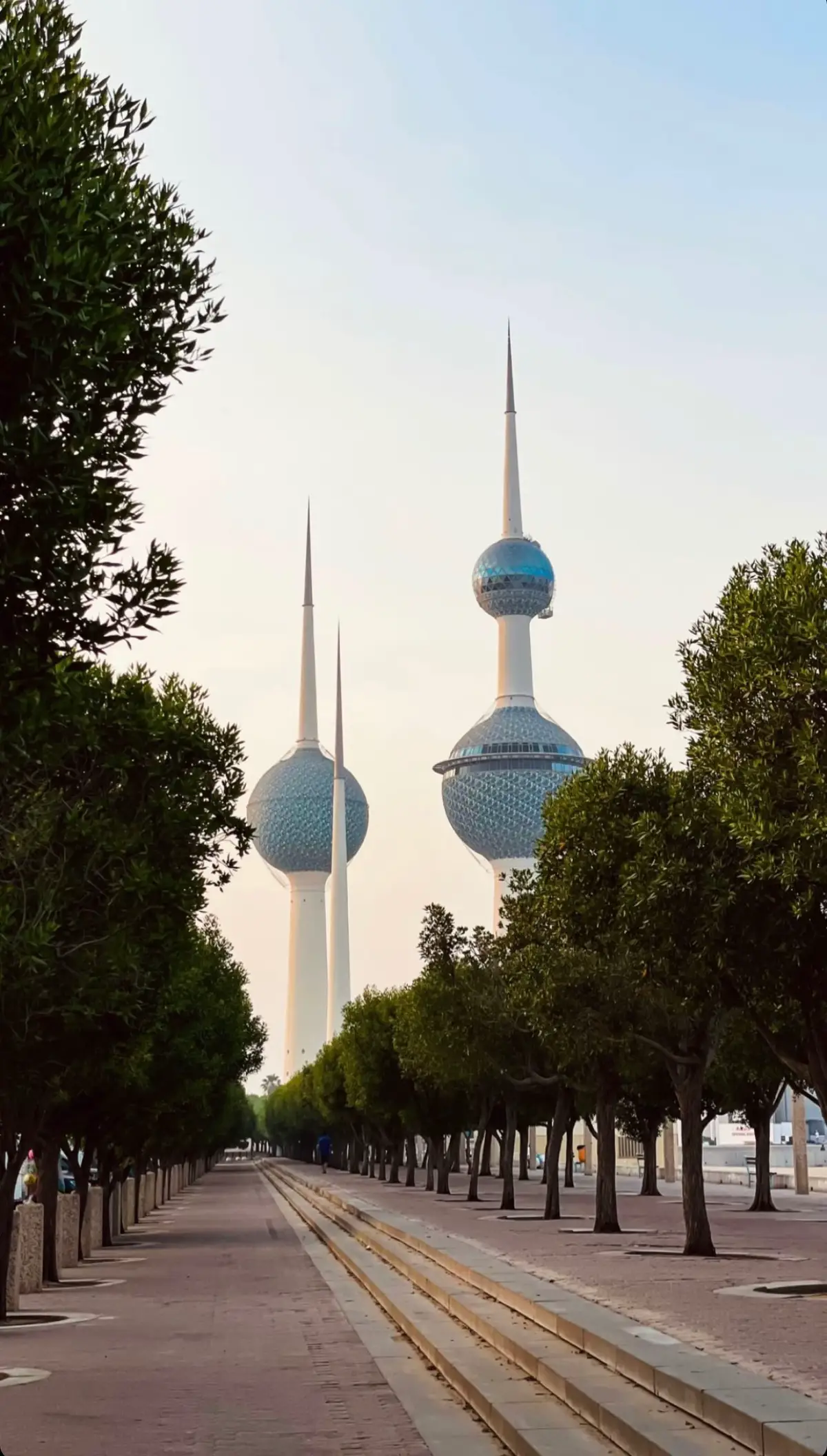 ✨ Kuwait  A City of Contrasts & Culture ✨ From the iconic Kuwait Towers rising proudly against the skyline, to the dazzling interiors filled with futuristic blue designs and golden Arabic calligraphy, this city is a masterpiece of tradition and modernity. Every corner tells a story of heritage, resilience, and beauty that shines brighter than ever. Whether it’s the sunset glow behind the towers, the reflection of lights on marble floors, or the artistic details in architecture, Kuwait continues to inspire with its unique blend of culture and innovation. 🌆💫 📍 A destination where history meets the future. #kuwait #fyp 