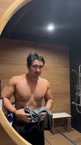 💪🏽 progress > perfection .. 2025 has been my #dadbod era.. #GymTok #bodypositivity #summerbod #pending 