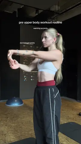 Pre-Gym Essentials #gymprep #warmup #stretching #upperbodyworkouts #gymtips #workoutcheck #creatorsearchinsights  