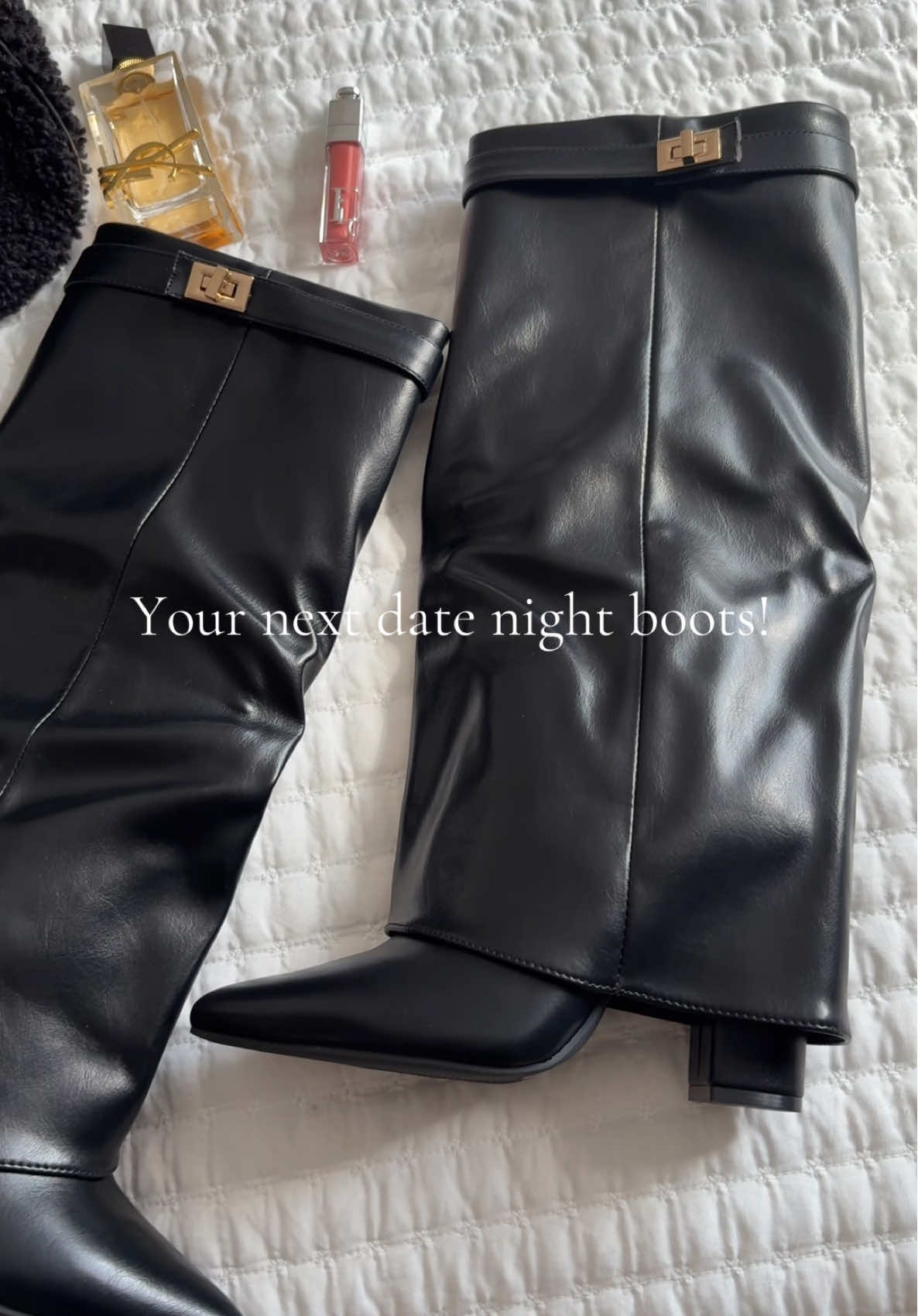 These boots though 🤩  #boots #sharkboots #autumnstyling #winterboots 