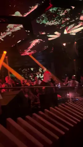 marco decide di chiuderla cosi, e butta a terra il pachaaaa🤘🍒#marcocarola #musicon 