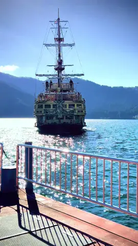 A pirate ship on Lake Ashi is one of my favorite things things in Hakone ❤️ What  a wonderful memory. #hakone #pirateship 