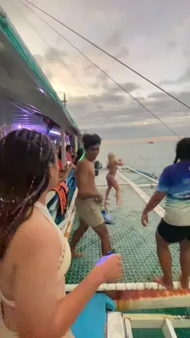 party yacht 🎉 yung ganitong vibe, #partyyacht #fyp #boracayisland 