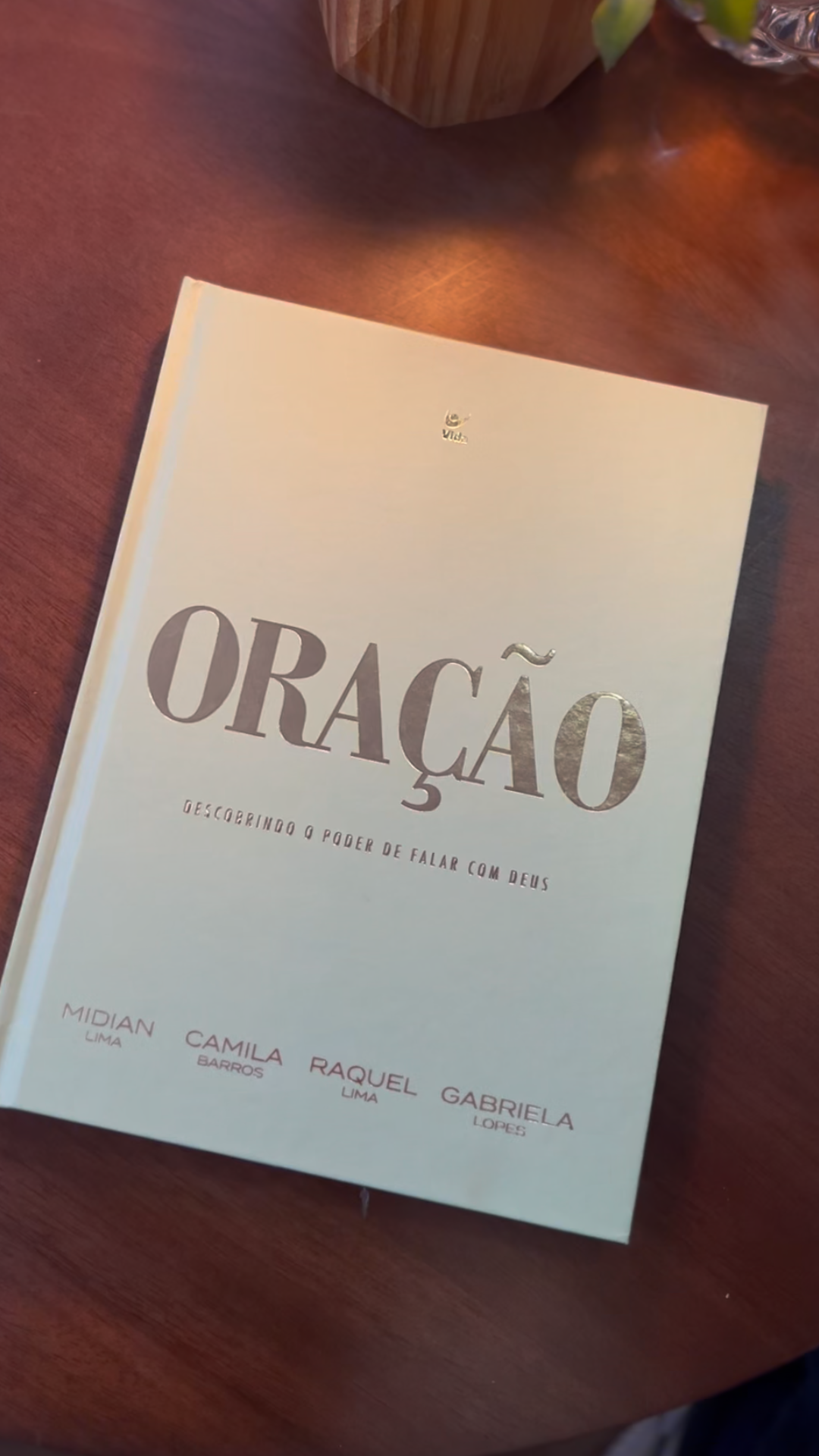 Já chegou na Plenitude! 💜 O mais novo lançamento da @editora_vida e @juntas.conference. Um devocional de 40 dias que te levará à um novo nível em sua vida espiritual, em crescimento e fortalecimento de sua intimidade com Cristo. #BookTok #livroscristãos #tiktokcristao #biblias #BookTok #oraçao #orar #mulherescristãs #editoravida #juntas #lançamento