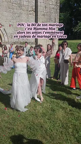 Nous quand elles nous ont annoncé qu'on partait dans 10 jours : 😵 On va jamais se remettre de cette surprise moi je vous le dis 🇬🇷💕⛵️ #lesbianwedding #married #mammamiawedding 