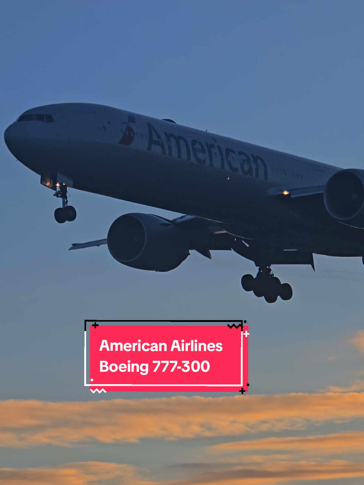 American Airlines Boeing 777-300 landing at Heathrow Airport ✈️🤩 #boeing777 #aviation #americanairlines #boeing #planespotting 