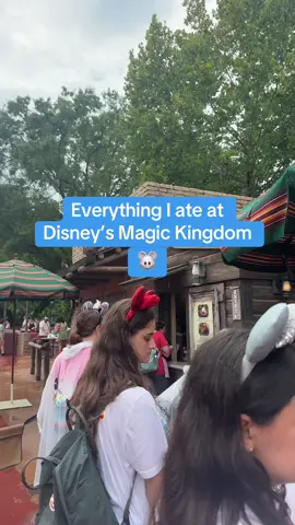 Everything I ate at disney!! I wish I would have eaten the mickey waffles 😢 #disney #magic #fyp #friends 