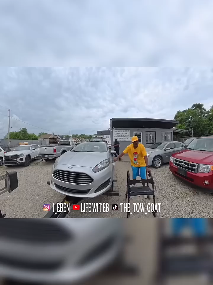 This whole situation wild 🤦🏾_♂️😂 #repo #automobile #towtruck #towing #tow #goat 🐐 - Life Wit Eb