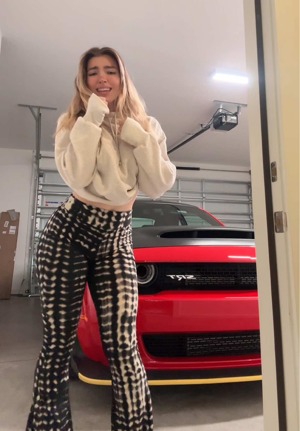 Can’t have those scuff marks 😌💔 #viraldance #xyzbca #trend #dmvtiktok 