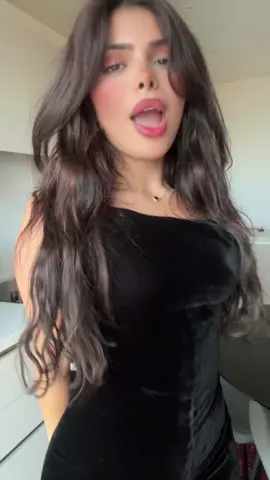 ‏شعرك الأسود عذاب  #fyp #goviral #ldn #foryoupage❤️❤️  #ArabTikTok 