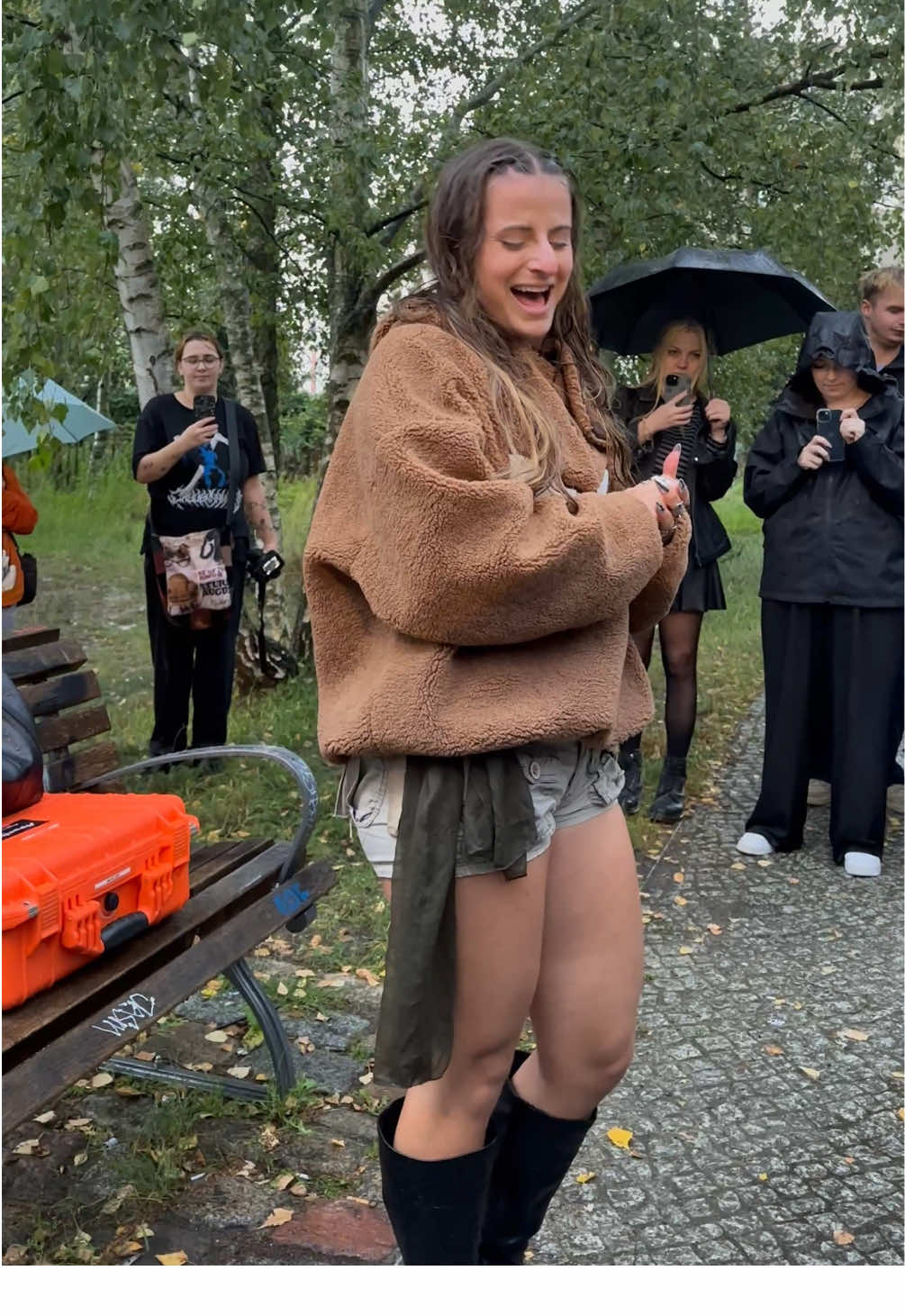 now nobody can accuse her of using autotune🤭 - @Natalie Jane @Natalie Jane 🐼❤️ - #fy #fyp #nataliejane #nataliejanesings #berlin 