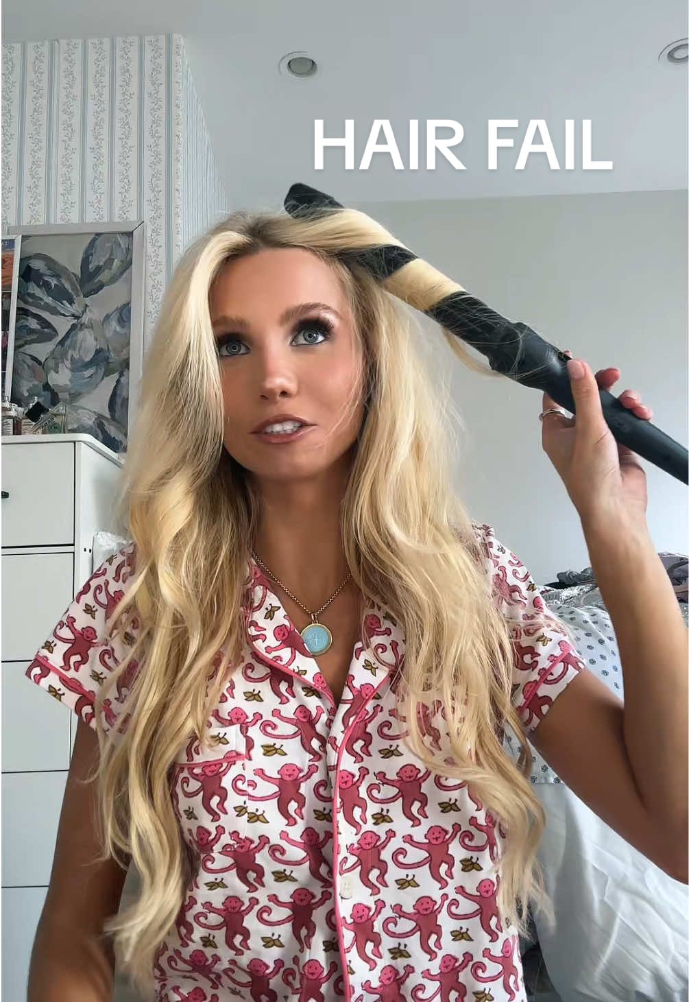 but we bounce back just like this bouncy blow out 💆🏼‍♀️💆🏼‍♀️💆🏼‍♀️ #hairrollers #nyfw #blowoututorial #haircurler #blondehair #rollerrabbit @Roller Rabbit 