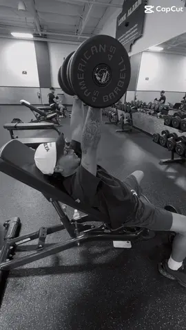1st gym video 🦾 #workout #GymTok #Fitness #gymmotivation #colombia🇨🇴 