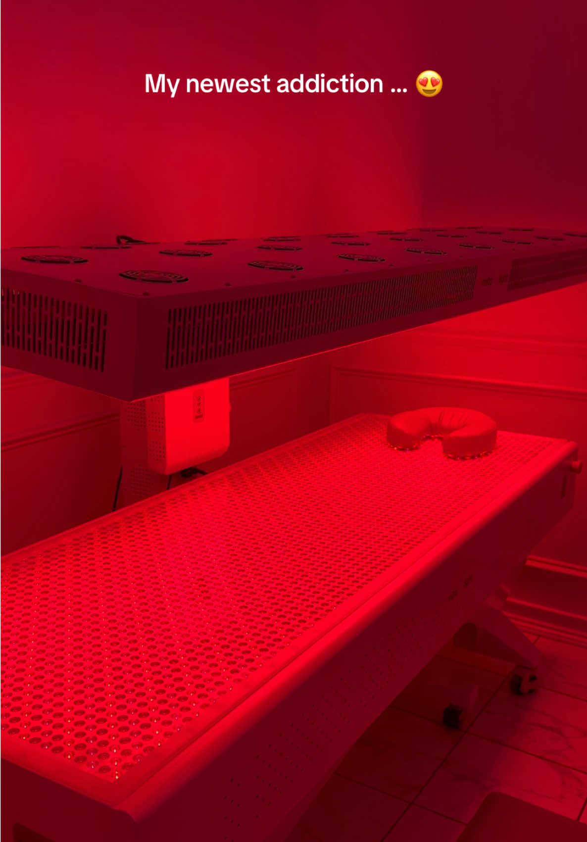 If you haven’t tried the Red Light Therapy Bed at @infrarayenergymedicalspa , consider this your sign. 🔴✨ In just 15 minutes, this full-body treatment helps: ✔️ Boost collagen + elastin for smoother, firmer skin ✔️ Reduce inflammation and support recovery ✔️ Improve circulation and cellular repair ✔️ Calm redness and breakouts ✔️ Promote overall skin health + wellness A simple reset that leaves you feeling refreshed and restored. #InfraRayedEnergy #RedLightTherapy #SkinHealth #WellnessRoutine #WholeBodyWellness