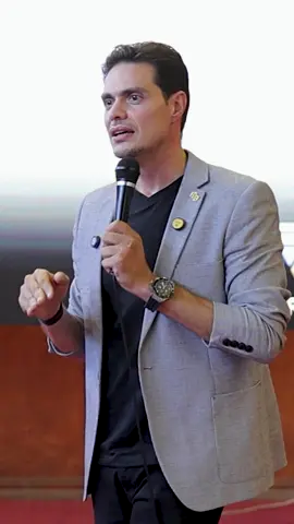 Don't get it twisted: there's a huge difference between passion and inspiration.  Inspiration gives you a high burst of energy, but it's short-lived.  Passion is what keeps you committed and disciplined for the long haul. When it comes to entrepreneurship, it's not about fleeting moments of inspiration—it's about the relentless commitment, discipline, and hard work that last a lifetime.  Don't let your inspirations fool you. ​#MahmoudBravo #MarketingTips #SoftSkills #PublicSpeaking #InspirationVsPassion #EntrepreneurshipMindset #CommitmentOverInspiration #DisciplineEqualsFreedom #SuccessMindset #CareerDevelopment #BusinessTips 