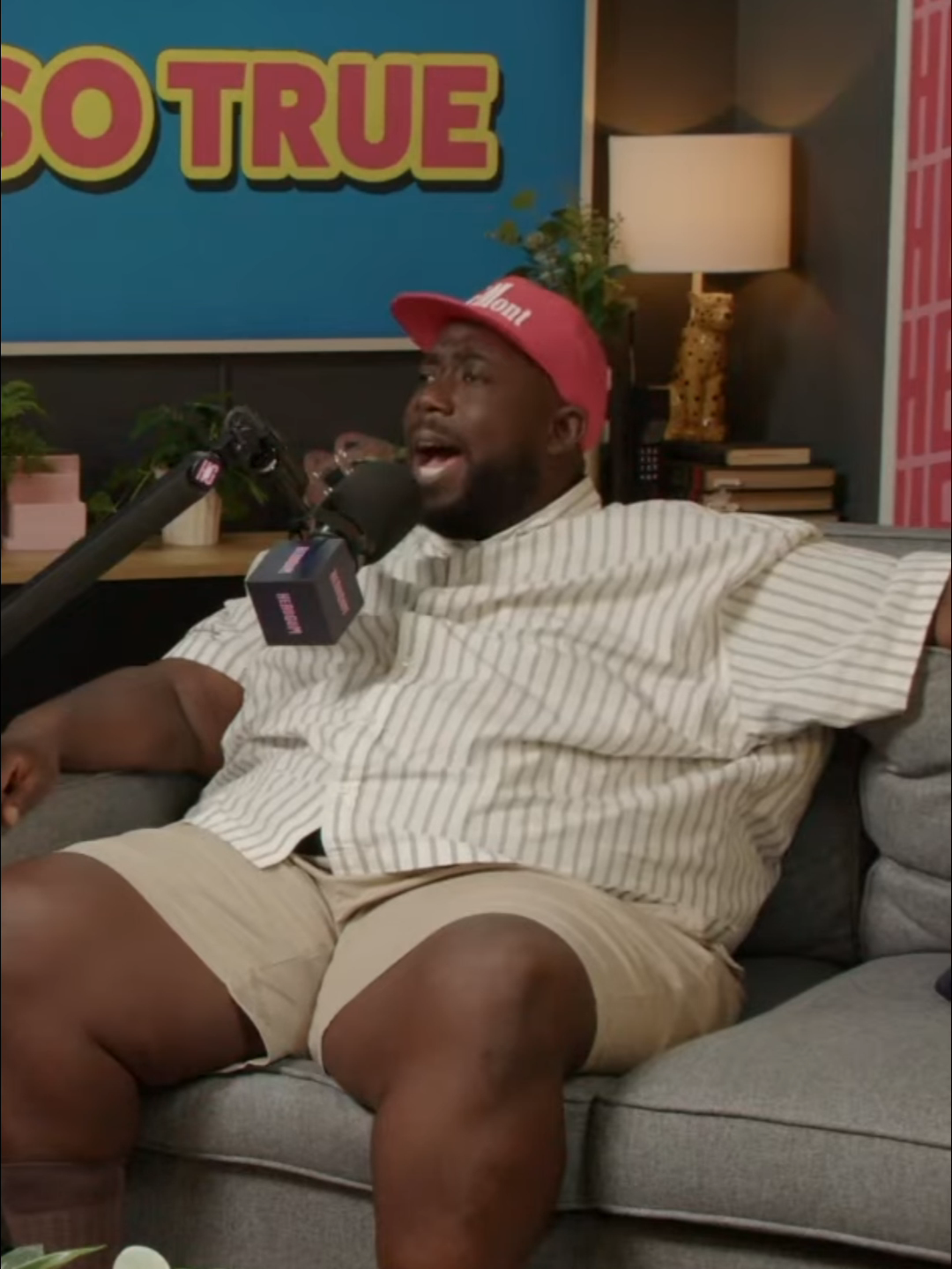 Strangers Always Talk to Me_ Crazy Stories & Vibes!#reels #podcast #sotrue #mandarin #wlw #ghost #HotOnes