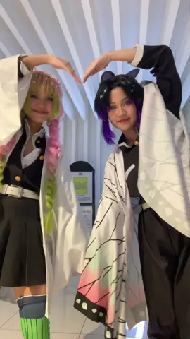 doing this trend again❣️ @ysha #shinobu #mitsuri #cosplay #demonslayer #fyp