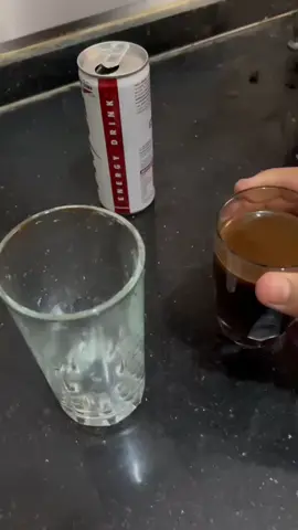القهوه مع مشروب الطاقه يزود ضربات القلب ويؤدى الى الوفاه  انا 🥲❤️‍🩹#fyp 