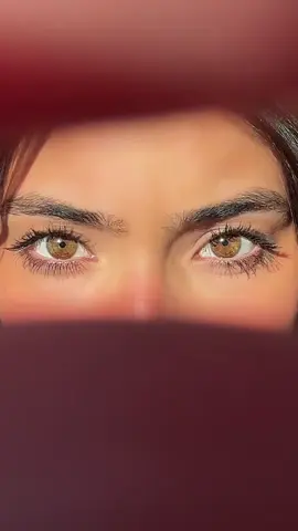 Olhos de mel na verdade hahaha @Lucas Mamede 