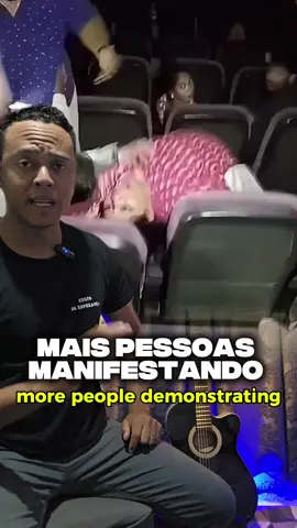 mais pessoas se manifestando no cinema com o filme invocação do mal 4 #terror #invocacaodomal #filme 