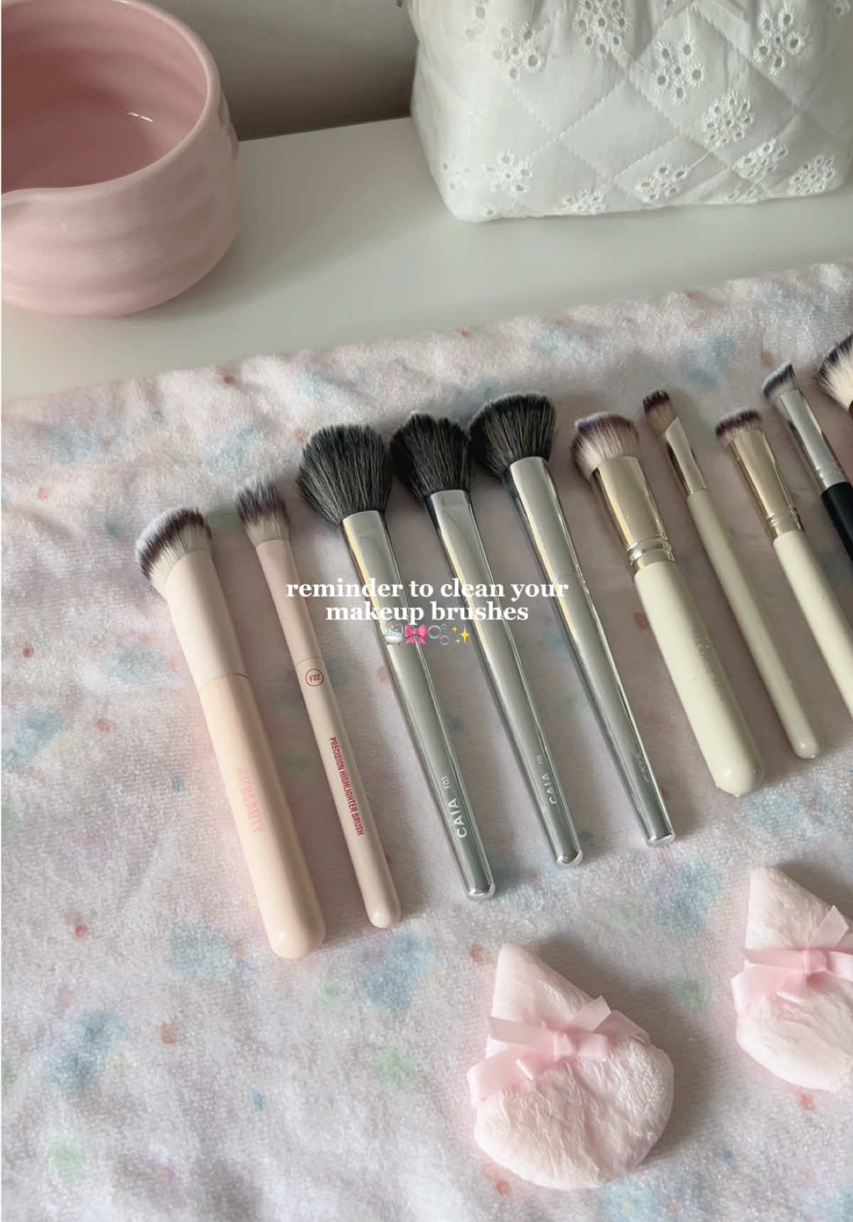 this is your sign to clean your makeup brushes🫧🎀✨ #cleangirl #cleanmymakeupbrusheswithme #cleaning #girly #aesthetic #todo #viral #goodhabit #girlygirl #cleanwithme #imalination #thatgirl  #fyp #girlyaesthetic 