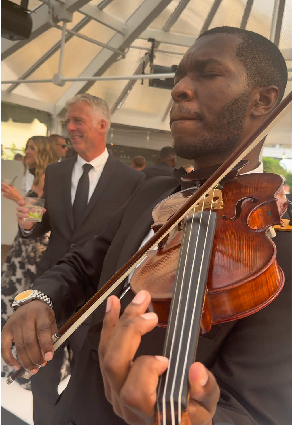 Chris Brown is always a crowd favorite for cocktail hour! This is from the beautiful Perry hotel in Petoskey Michigan #violinist #chrisbrown #cocktailhour #weddingviolinist
