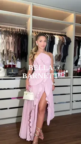 @Bella Barnett @Bella Barnett（BB) Elegant dress haul ✨ DC: Beyonce15 🩷  #bellabarnett #elegantstyle #elegantdress #dresshaul #dress 