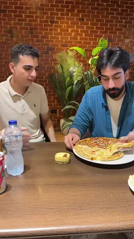 لما بتجرب بيتزا روما، هتنسى أي حاجة تانية.. حتى فريدة! 🤫 البيتزا عندنا حكاية تانية خالص.. طعمها بيخليك تنسي كل همومك... جرب بنفسك اسألونا على العروض المتاحة دلوقتي واستمتع بوجبة تستاهلها. زورنا في أقرب فرع ليك:  📍الاسكندرية: سموحة، شارع مسجد حاتم (مجمع المطاعم) 📞01202222655 📞01001147771 📍دمنهور: آخر شارع الراهبات 📞01200655010 📞01090066260 احنا في انتظارك😋♥️