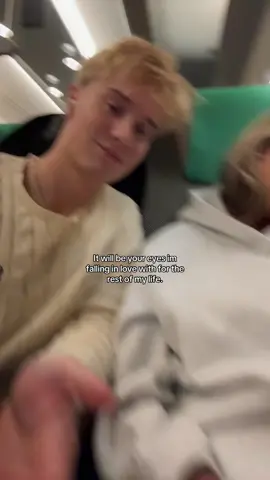 Som sagt, älskar tåg på kvällen