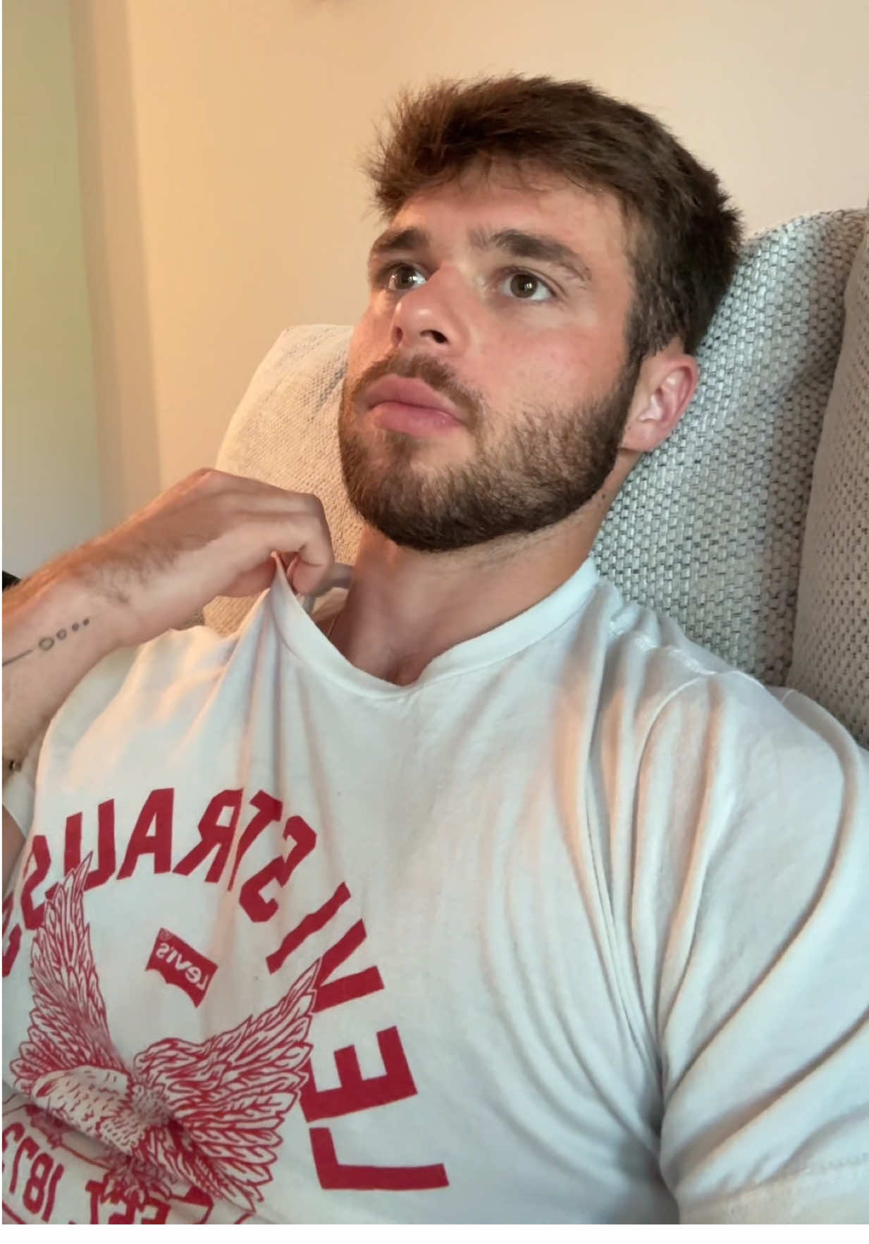 Believe or not the straight is still in here 😭