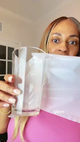 I’m in love with this @Silipint crystal clear drinking cup. It’s actually silicone! #silicone #siliconecup #siliconecups 