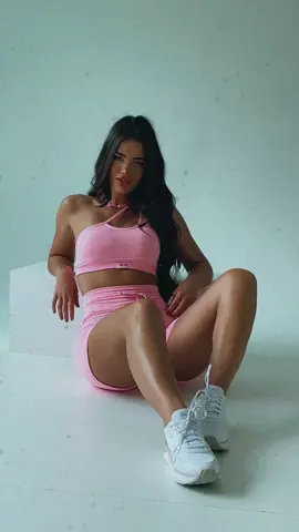 O nosso look queridinho: tecido de qualidade, bonito e barato! 🩷  #foryoupage #fypシ゚ #trend #foryou #compras 